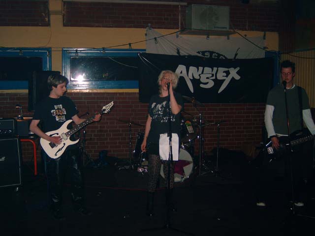 20040403_0001.jpg - click for next picture