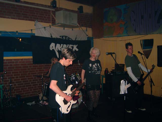 20040403_0004.jpg - click for next picture